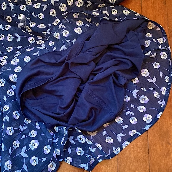 Liz Claiborne Blue Ditsy Floral Semi Sheer Ruffle Long Sleeves Tie Up Blouse XXL - Picture 9 of 14